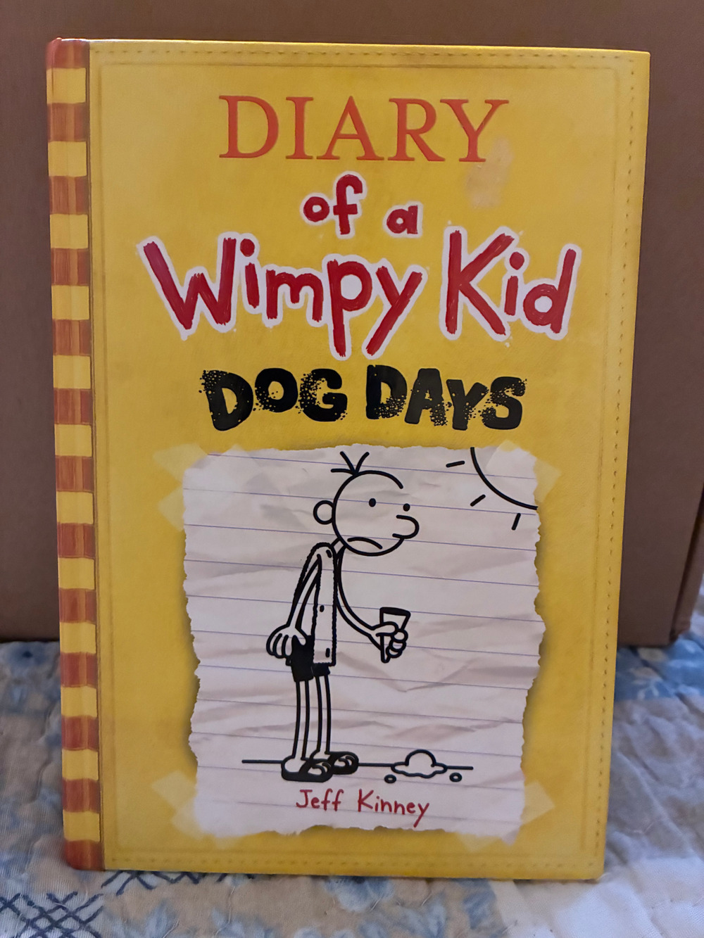 Diary of a Wimpy Kid #4 Dog Days - Picture 1 of 3